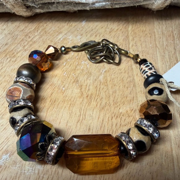 Elegant Multicolor Beaded Bracelet - Picture 6 of 7